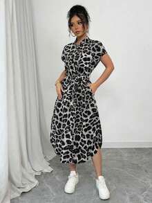Vestido largo de manga corta para verano 2025, nuevo, con bolsillo, abertura lateral, cinturón y lazo, estampado de leopardo, para uso casual y de viaje - Gris - Ver 3