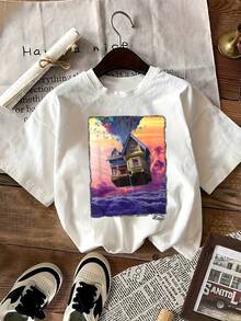 Casa flotando en el cielo con globos multicolores simboliza libertad sueños y esperanza sobre nubes suaves al atardecer camiseta de mujer  cómoda y transpirable para uso diario - Blanco - Ver 2