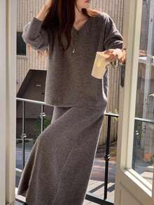 Conjunto de 2 piezas de suéter de manga larga de cuello en V de unicolor y falda de corte holgado, estilo coreano casual para mujer - Café integral - Ver 1