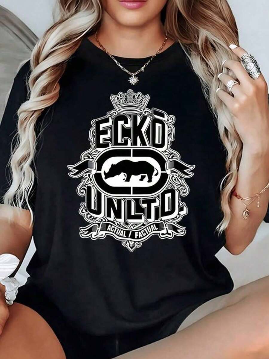 Ornamental Crown Framing A Powerful Rhinoceros Symbolizing Strength And Determination In Harmony With Artistic Details. Women's T-Shirt, 100% Cotton, 220g - 黑色 - 查看 1