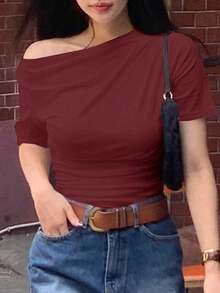 Camiseta blanca de manga corta de ajuste ceñido con cuello oblicuo de unicolor para mujer, top de verano para salir - Burdeos - Ver 6