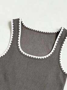 Camiseta de tirantes de cuello cuadrado con contraste de color estilo retro francés, camiseta sin mangas minimalista y versátil de ajuste ceñido y sexy, de tejido de punto bordado con conchas, adecuada para salir, ir al trabajo, ir a la escuela - Gris - Ver 4