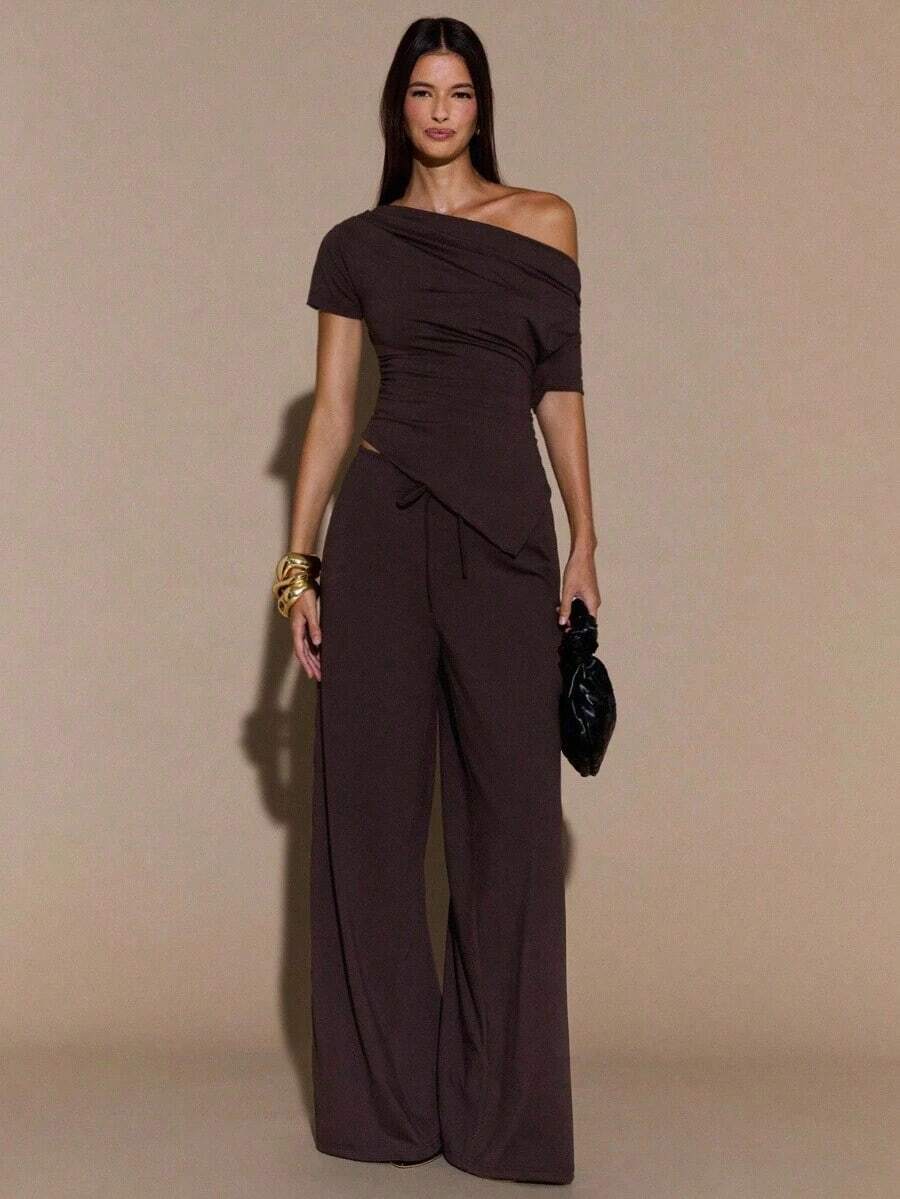 Conjunto de 2 piezas de top de manga corta y pantalones con cuello asimétrico sexy de color marrón sólido para mujer en otoño/invierno, Conjunto de 2 piezas de punto con forro térmico para mujer en otoño/invierno, Top asimétrico de punto básico para mujer - Marrón - Ver 1