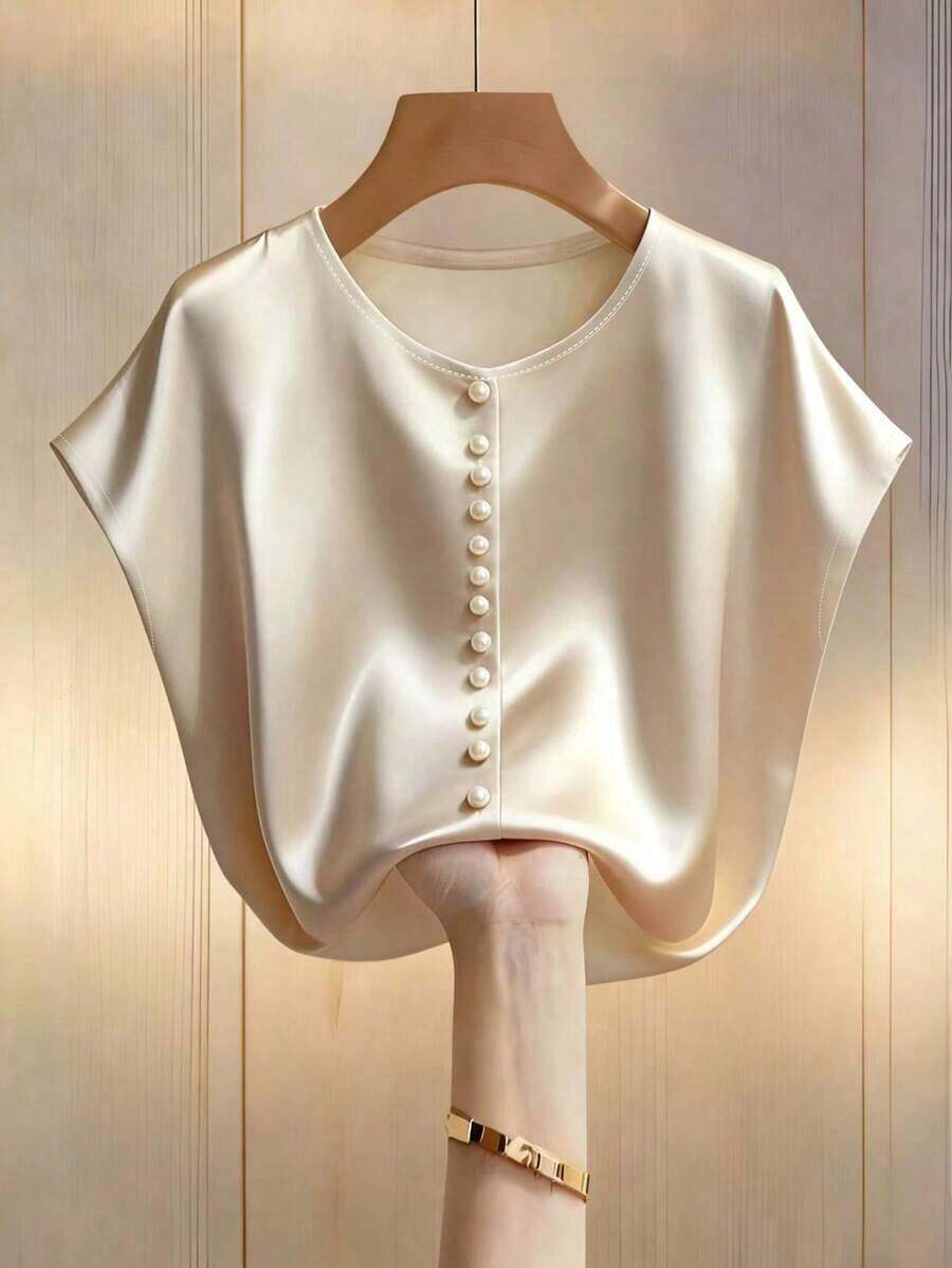 Blusa elegante de mujer con mangas de murciélago en color champán, cuello redondo decorado con perlas y manga corta, de tela de satén, adecuada para ir a trabajar y uso diario elegante - Champán - Ver 1