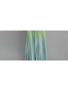 Vestido largo degradado con cuello halter y calados, estilo elegante y sensual primavera 2026 - Verde - Ver 3