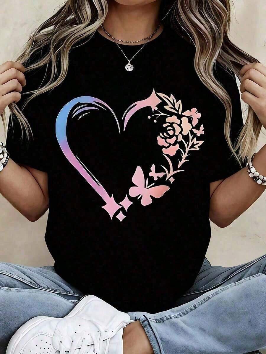 Camiseta vintage con estampado de corazón, llave, flores y mariposas, diseño romántico blanco para uso casual y atuendos diarios. Ropa casual deportiva, athleisure, ropa urbana, cómoda y suave, tela transpirable, ligera, corte relajado, diseño clásico, estilo atemporal, atuendos de verano para mujer, atuendos de primavera para mujer, ropa de verano, ropa para el Día de San Patricio para mujer, primavera, atuendos de primavera, primavera, ropa vintage para mujer, tops de verano para mujer, tops para mujer, ropa de mujer, ropa de primavera, tops lindos para mujer, tops bonitos para mujer, atuendos de vacaciones para mujer, atuendos de verano para mujer, atuendos de verano, atuendos de playa, moda. - Negro - Ver 1