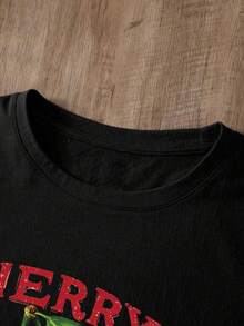 Camiseta oversize negra de verano para mujer con estampado de cerezas y frase "Cherry Red" Playera holgada de cuello redondo con diseño de cerezas rojas y lazo rosa - YH306 - Negro - Ver 4