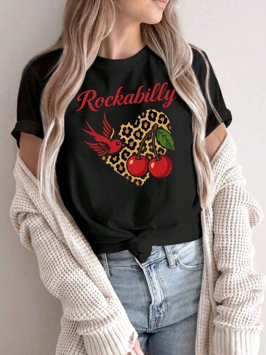 Suave Camiseta deportiva casual para mujer, camiseta de cuello redondo, Rockabilly Cherry Bird, Rock vintage, para amantes de la música, outfit de concierto, nostalgia de los 50, diseño de corazón con estampado de leopardo, retro, rock, top cómodo para todas las estacionesEstampado de concierto de rock | callejera al máximo | Algodón puro, transpirable y sin sudor acumulado | Estampado clásico de bandas de rock para festivales o uso diario | Estilo retro estadounidense | Suave, resistente y no se deforma | Para aficionados a la música o para el uso diario, blusas para mujer elegante - Negro - Ver 1