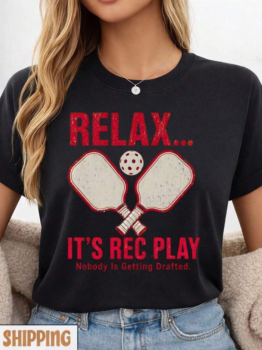 Relax It's Rec Play Pickleball T-Shirt, A Fun Pickleball Gift, A Vintage Pickleball T-Shirt For Men And Women, A T-Shirt For Recreational Players. This Unisex T-Shirt Is Made Of 220g Pure Cotton, An Ideal Weight For All Seasons, Suitable For Both Men And Women. The Durable, High-Quality Fabric Is Soft To The Touch And Long-Lasting. It's Also Breathable. Perfect For Women In Spring And Summer, On Vacation, Mother's Day, Or Independence Day. - 黑色 - 查看 1