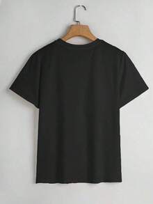 Limited Time Offer, Limited Quantities, Flash ! Women's Short-Sleeve Crew Neck T-Shirt, 100% Machine Washable And Easy Care, With A Casual Design Featuring Adorable Lettering And A Banner Print With The Phrase "Happy Earth Day". New Summer 2026 T-Shirt For Everyday Wear And Travel. - 黑色 - 查看 2