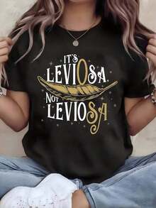 Respirable Playera Negra para Mujer con Frase Icónica "It's Leviosa Not Leviosá", Camiseta Casual de Manga Corta Estilo Magia y Hechicería, Top Moderno de Algodón con Gráfico de Pluma Dorada, Blusa Juvenil de Moda Geek para Fans de Libros y Películas, Outfit Aesthetic para Diario, ropa de calor mujer - Negro - Ver 7