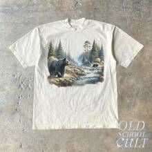 Camiseta Retro de Osos Negros de los 90, Ropa Vintage de los 90 para Acampar con Osos, Camiseta Boho Unisex para Adultos, Camiseta para Amantes de los Osos y la Naturaleza, Camiseta Oso Alfa - Blanco - Ver 1