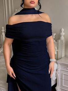 Vestido largo de fiesta elegante y ajustado con hombros descubiertos y abertura para mujer de talla grande, ideal para fiestas navideñas y ocasiones formales.Disponible en azul marino. - Azul marino - Ver 7