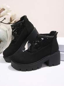 Mira Footwear 女款蕾絲拼接圓頭後拉鍊復古黑色網面透氣靴 波希米亞風 適合戶外、節慶與日常穿著 全季節新款時尚百搭增高短靴 隨機圖案 - 黑色 - 查看 8