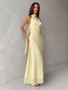 Vestido de mujer con cuello drapeado, línea A y espalda descubierta en color amarillo fluido - Amarillo - Ver 6
