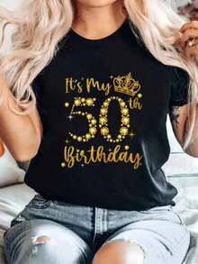 Camiseta de manga corta para mujer, talla grande, informal, con estampado gráfico de "Birthday Queen" - Diseño de letras doradas y patrón de labios, camiseta elástica de cuello redondo para cumpleaños y celebraciones, camiseta de cumpleaños, ropa de celebración, atuendo festivo, tela de elasticidad media, 100% algodón. - Negro - Ver 1