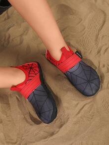 Zapatos de agua para niños con diseño de telaraña en negro y rojo, sandalias inflables cómodas y ligeras, adecuadas para nadar, playa y deportes acuáticos en verano - Negro - Ver 4