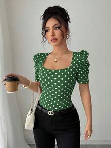 Camiseta casual de mujer, elegante y sexy, de manga corta, cuello joya, mangas abullonadas, puños fruncidos, estampado de lunares blancos y negros, silueta ajustada, adecuada para vacaciones - Multicolor 7 - Ver 5