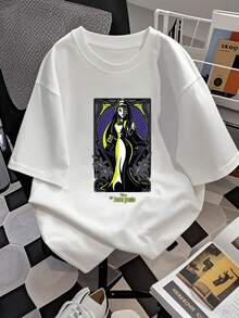 Figura mística envuelta en luz verde neón con fondo violeta que simboliza la unión entre lo enigmático y lo elegante inspirando fuerza y misterio camiseta de mujer  cómoda y moderna para uso diario - Blanco - Ver 2
