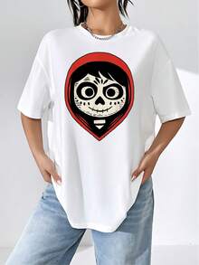 Skull Face With Red Hood Symbolizing Inner Strength And Courage In The Face Of Darkness, Showcasing A Mysterious And Attractive Art Style. Comfortable Casual Women's T-Shirt For Everyday Wear - 白色 - 查看 6