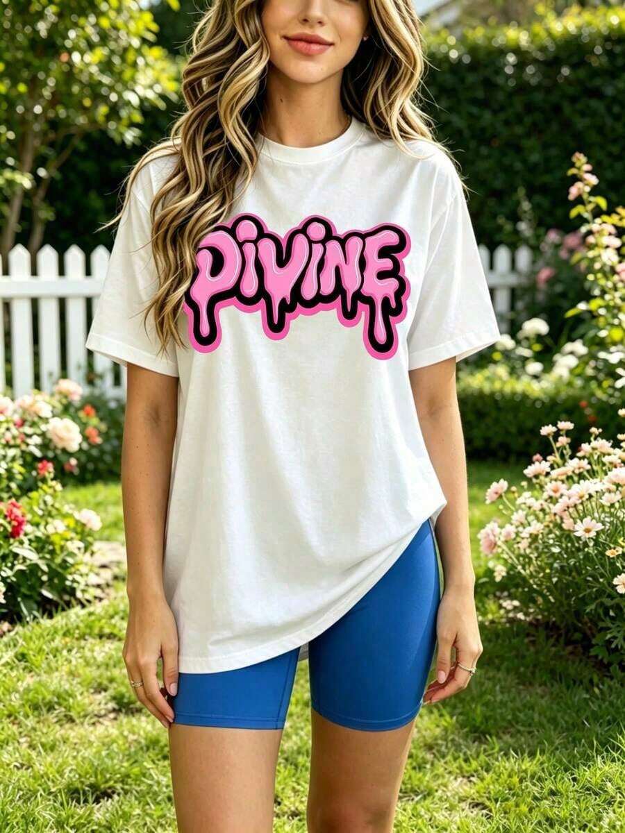 Soft 100% Cotton T-Shirt. Loose-Fitting White T-Shirt With A Pink "Divine" Graphic Print, Perfect For Casual Wear And Outdoor Activities. Breathable Cotton T-Shirt That Goes With Everything. - 白色 - 查看 1