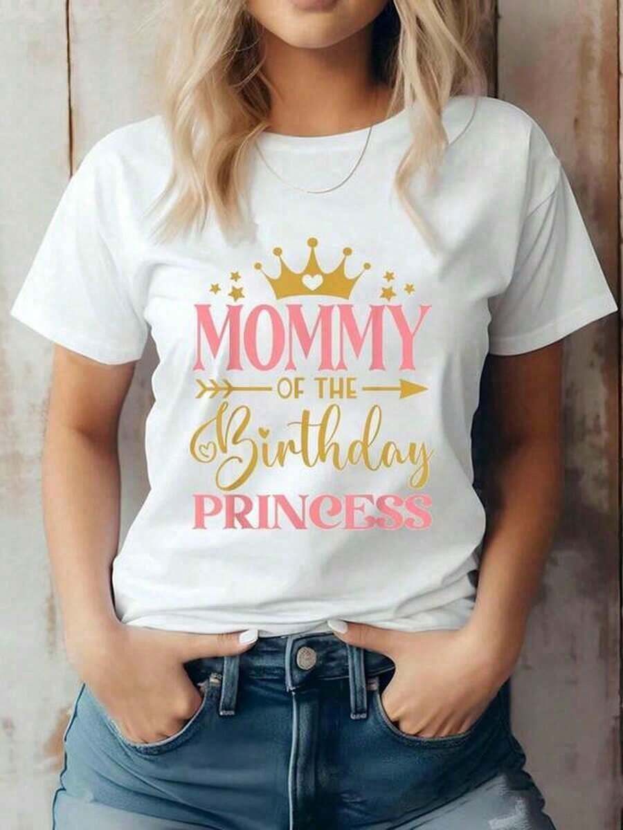 Minimalist, Comfortable, And Versatile, This Princess-Themed Birthday Mom Top Features A Short-Sleeved, Fitted, Casual Print And Adorned With A Gold Crown And Pink Font Design, Complemented By Elegant Gold Cursive Lettering. Designed Specifically For Birthday Celebrations And Special Occasions, It Boasts A Fun And Playful Style. One Of A Kind. This Simple, Loose-Fitting, Short-Sleeved Women's Top Is Also Available In A Simple, Solid Color And Has A Relaxed Fit. - 白色的 - 查看 1