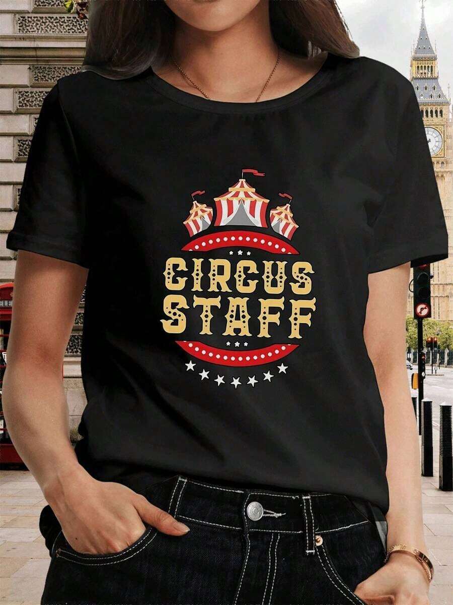 Camiseta de mujer100% Cotton Carpas de circo rojas y blancas con estrellas que evocan la diversión de los espectáculos clásicos y el espíritu festivo en una camiseta para mujer 100% algodónCómoda y ligera - Negro - Ver 1