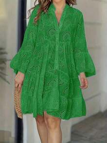 Vestido largo de manga larga, suelto, con abertura frontal y encaje calado, elegante para primavera - Verde - Ver 1