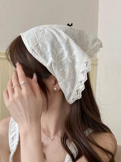 1pc French Pastoral Style White Embroidered Triangular Scarf Knitted Headband, French Fashion Personalized Hair Accessory Gift, Suitable For Daily Outfit, Perfect For Party And Holiday, Multifunctional Accessory For Women Casual And Vacation Wear