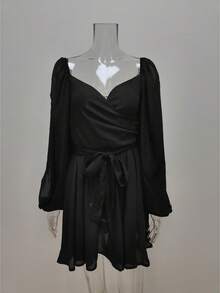 Vestido plisado unicolor de cuello V, estilo elegante y sensual, nueva colección primavera 2026 europeo americano. - Negro - Ver 2