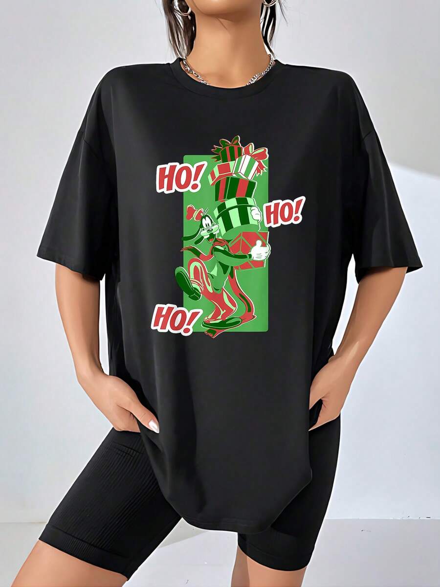 Cheerful Christmas Figure With A Fun Character And Wrapped Gifts Symbolizing Festive Enthusiasm And The Positive Energy Of Sharing During The Celebration Season. Comfortable And Soft Women's T-Shirt Ideal For Everyday Wear. - 黑色 - 查看 1