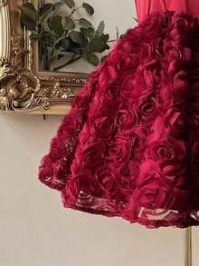 Elegante, romántico y de moda vestido de satén color café con hombros descubiertos y cola de sirena, con decoración floral 3D y volantes en el bajo, adecuado para fiestas de solteros, bodas, graduaciones, vacaciones, tardes de té y ocasiones formales - Burdeos - Ver 3