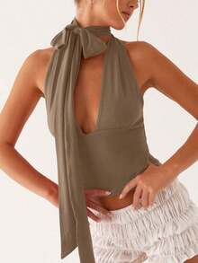 Top corto de tirantes con espalda descubierta y anudado, elegante y sexy para fiestas y uso casual - Caqui - Ver 6