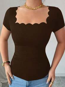 Nueva camiseta de mujer de manga corta con cuello cuadrado, dobladillo ondulado negro y fruncido lateral, versátil para el verano - Café integral - Ver 6