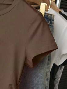 Ropa exterior para mujer, nueva llegada de verano, camiseta ajustada con pliegues, estilo elegante y versátil, fotografía de calle, imprescindible, temporada de vuelta al colegio, 100% llamativa, camiseta de mujer de manga corta para verano - Marrón Mocha - Ver 4
