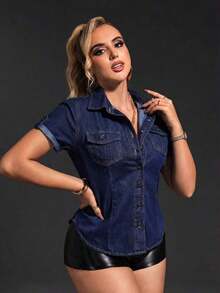Camisa de manga corta con bolsillo con solapa, bajo curvo y manga enrollada para el verano, parte superior de manga corta - Azul lavado oscuro - Ver 4