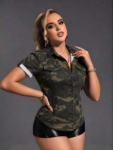 Camisa de manga corta con bolsillo con solapa, bajo curvo y manga enrollada para el verano, parte superior de manga corta - Verde militar - Ver 4
