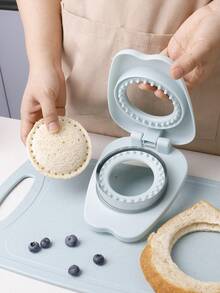 1pc Creative Kitchen Hand-Protecting Sandwich Mold - Light Blue Multifunctional Combination, Stainless Steel Round & Square Embossed Cutter, DIY Portable Food Carving Tool, Breakfast Rice Ball Cake Mold, Kids Bento Maker, PB&J Maker, Easy To Make Cute Cartoon Sandwiches, Toast Pocket Bread Mold - View 3