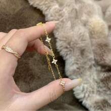 Vòng tay vàng 18k mạ đồng đính đá Cubic Zirconia chất lượng cao của Châu Âu và Mỹ, kiểu dáng hình cỏ bốn lá đính kim cương nhân tạo, phụ kiện trang sức sang trọng dành cho nữ giới, món quà lý tưởng. - Vàng - Xem 5