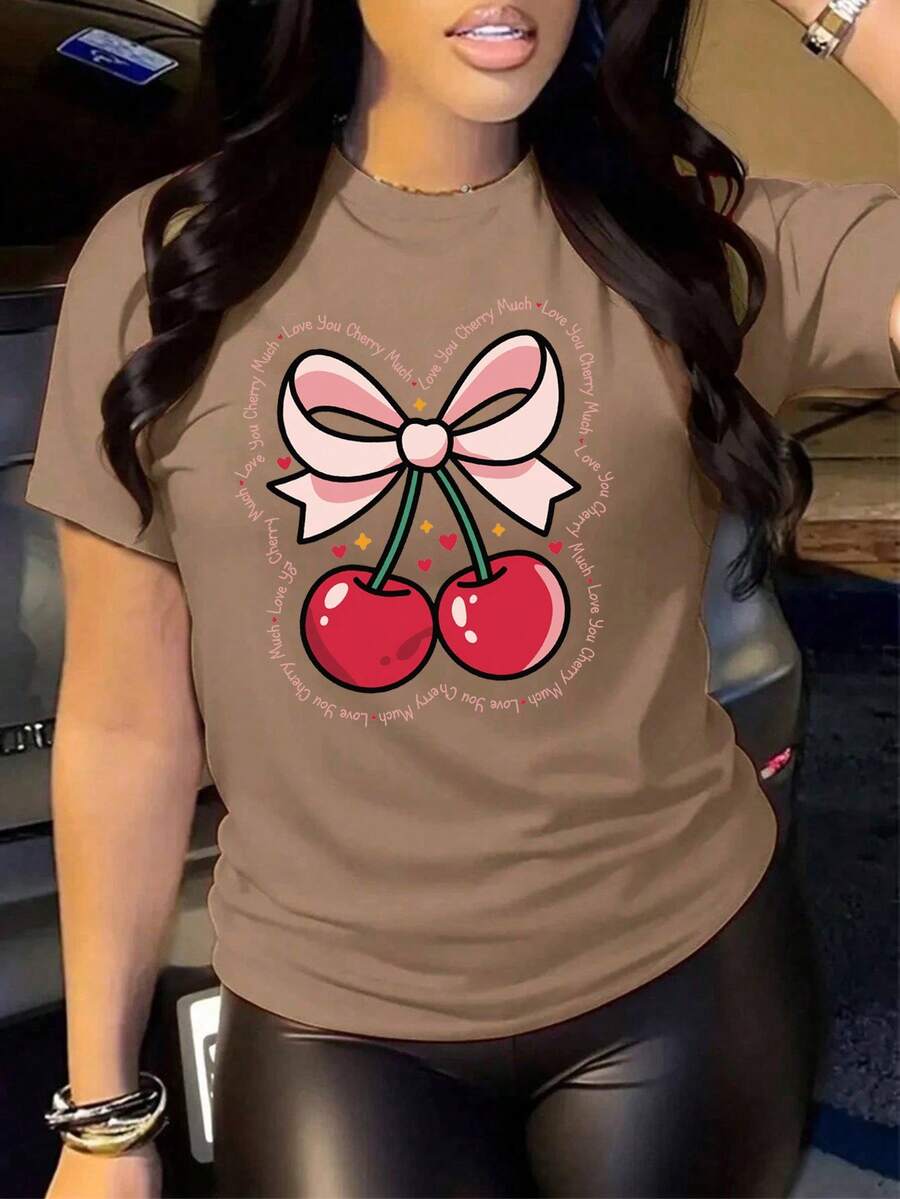 Oversized White T-Shirt With Cherries And The Phrase "Love You Cherry Much", Ideal For Casual And Date Outfits. Loose-Fitting Youth T-Shirt With A Cherry Design And Pink Bow, A Flirty Style To Pair With Jeans Or Leggings. Summer T-Shirt With A Cherry Graphic And Text, A Feminine And Flattering Style. - YH430-棕色 - 查看 1