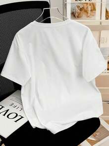 Palabras inspiradoras con flores que simbolizan fe esperanza y amor en tonos suaves rodeando un mensaje positivo y espiritual camiseta de mujer casual cómoda y moderna - Blanco - Ver 2