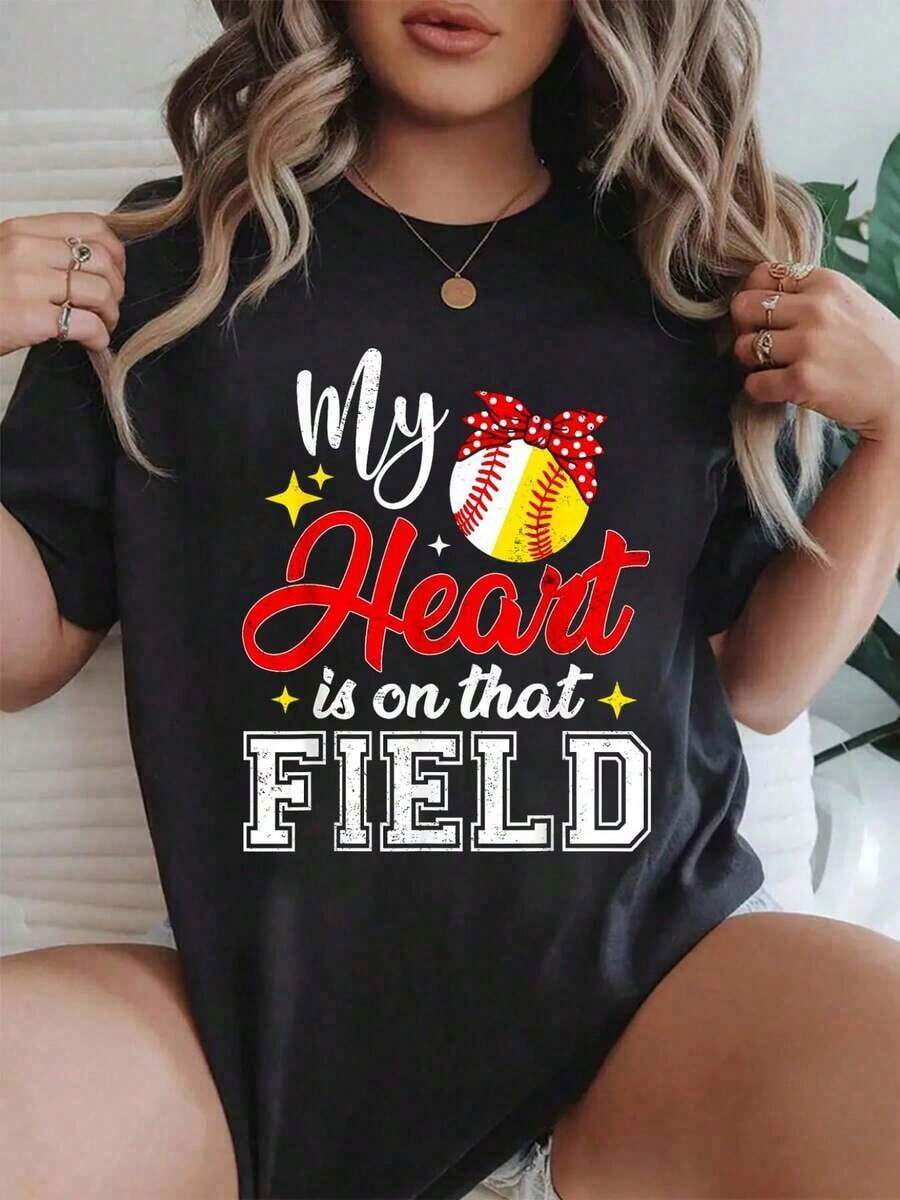 Camia 100% Algodón "Mi Corazón Está En Ese Campo" para Mamá de Béisbol y Sóftbol, Camia Gráfica para Mujer, Estampado de Algodón, Manga Corta, Top Casual de Verano, Transpirable y Cómoda. - Negro - Ver 1