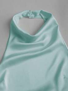 Camiseta sin espalda con lazo, de satén de unicolor, con drapeado halter elegante - Celeste - Ver 5