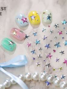 Beautizon Nailartlab 梦幻星空美甲贴纸，多种尺寸星星组合，闪耀精致，营造氛围。清晰细腻的印刷，整齐的裁剪，轻盈柔韧的材质，紧密贴合指甲弧度。易于粘贴，防水耐磨，即使是美甲新手也能轻松打造星光璀璨的指尖造型。 - 彩色 - 查看 6