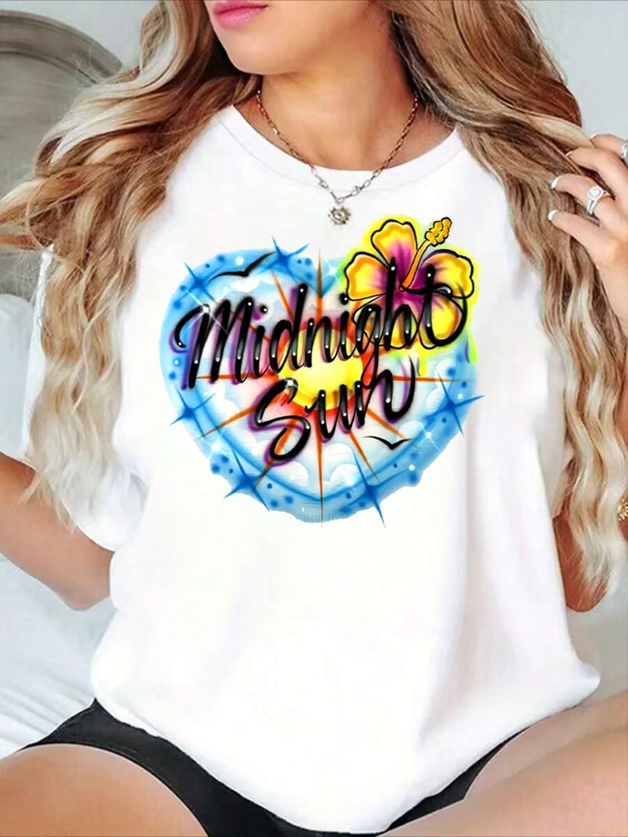 Vintage Midnight Sun, With A Retro American Style 3D Floral Print, Black Background With Bright Outlines And A Rich Texture, Is The Central Motif Of The Design Of This T-Shirt - A Casual Short-Sleeved Round Neck Blouse For Women, Made Of A Soft Polyester Blend, With A Loose Fit, A Must-Have Fashion Item For Spring And Summer. - 白色 - 查看 1