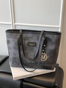 European And American Cross-Border Personalized Large Capacity Letter Minimalist Print Tote Bag, New Women's Rhombus Commuter Shoulder Bag - Black - View 3