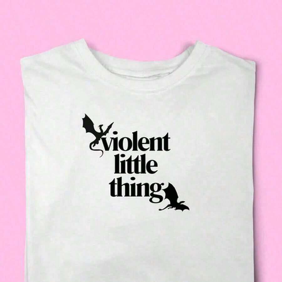 Cute Premium Unisex Casual T-Shirts - Officially Licensed Fourth Wing Merch, Featuring Fourth Wing, Iron Flame, Violet Sorrengail, Sy Reader, Bookish, And Rebecca Yarros. Experience Unmatched Comfort And Durability With Our 220gsm 100% Cotton T-Shirt. Designed For Those Who Value Quality And Substance, This Tee Offers A Structured Fit, A Soft Texture, And Long-Lasting Durability. Perfect For Casual Wear, Layering, Or As An Everyday Essential, It's Breathable Yet Resilient-Your New Favorite Shirt. 2025 - 白色 1 - 查看 1