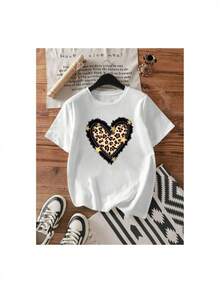 YOCASA Camiseta Casual de Verano para Mujer, con Cuello Redondo, Ajustada y Manga Corta, con Estampado de Pintura al Óleo, Floral, Corazón, Cereza y Patrones de Letras. Tejido Casual Simple, Estilo Deportivo, Ideal para Uso Diario y Citas de San Valentín. 1 pieza, 180G Pure Heavy, 95% Poliéster 5% Spandex. - Blanco - Ver 2