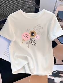 Camiseta Floral Linda para Mujer - Blusa Beige Suave con Detalles Florales Rosados, Top Casual Ligero para Primavera/Verano/Otoño - Ropa de Mujer, Blusa con Estampado Floral, Moda de Temporada, Diseño Divertido, Ajuste Cómodo, Camisa de Manga Corta, Moda de Primavera para Mujer, Material Transpirable, Blusa Estampada, Tops de Gimnasio para Mujer - Blanco - Ver 6