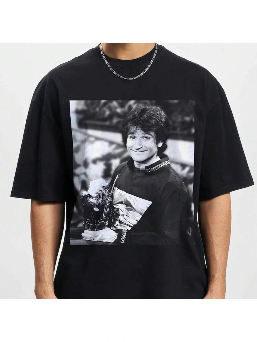 Camiseta vintage para hombre de Robin Williams de "Mork & Mindy" con estampado de "Nana Nana" - Camiseta de peso pesado en negro con temática de la serie de televisión nostálgica, estampada con citas clásicas, edición limitada y de ajuste cómodo (para fans de la nostalgia de los años 80). Adecuada para fiestas y uso diario, perfecta para vacaciones y momentos de ocio, ideal para fiestas y vacaciones en familia, estilo urbano, moda moderna, atuendo para fiestas, ropa casual de verano. - Negro - Ver 1